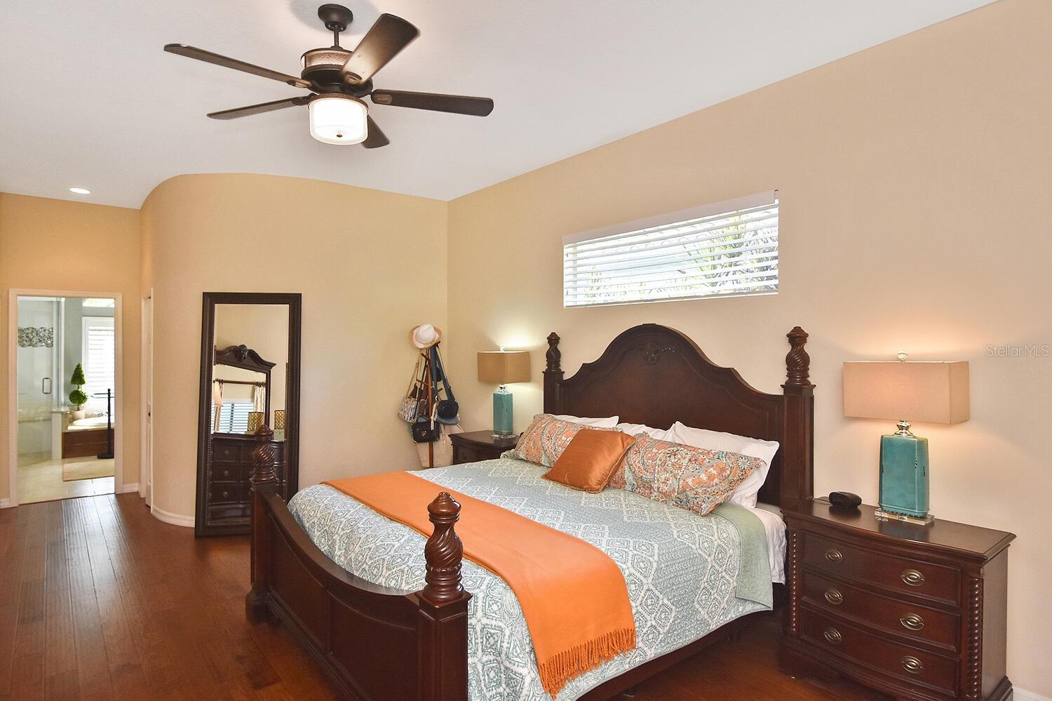 PELICAN POINTE GOLF & COUNTRY CLUB - Residential