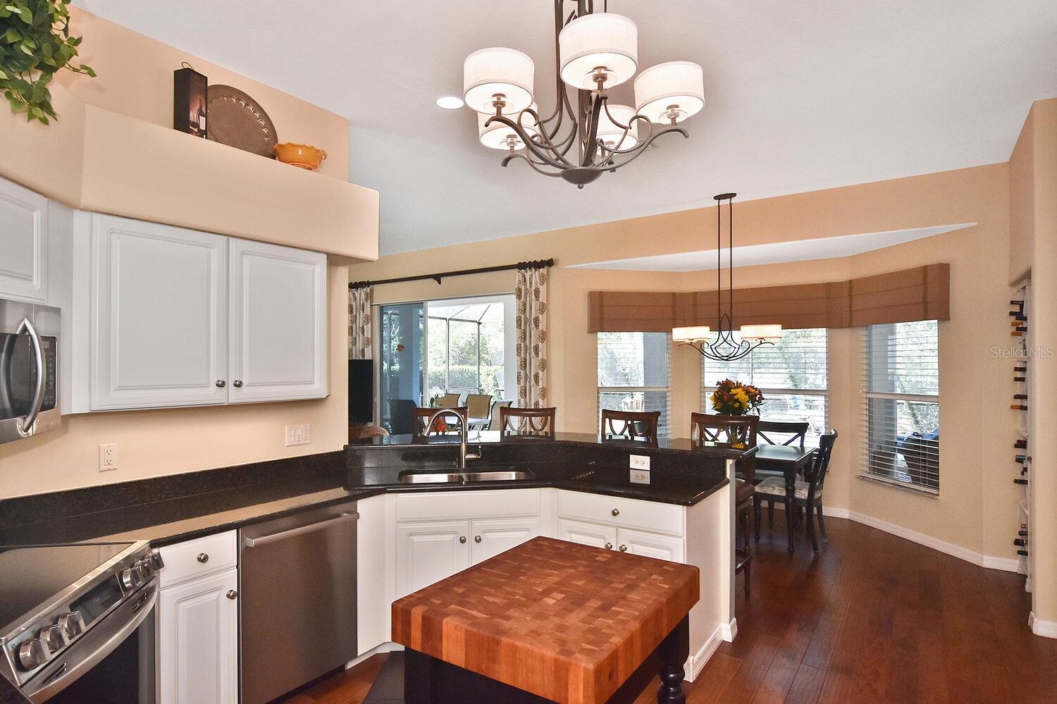 PELICAN POINTE GOLF & COUNTRY CLUB - Residential