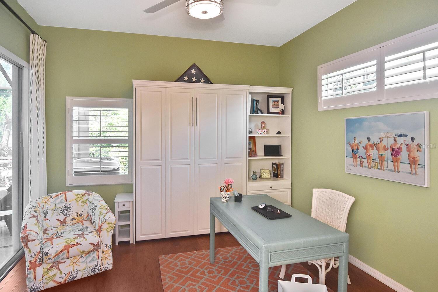 PELICAN POINTE GOLF & COUNTRY CLUB - Residential