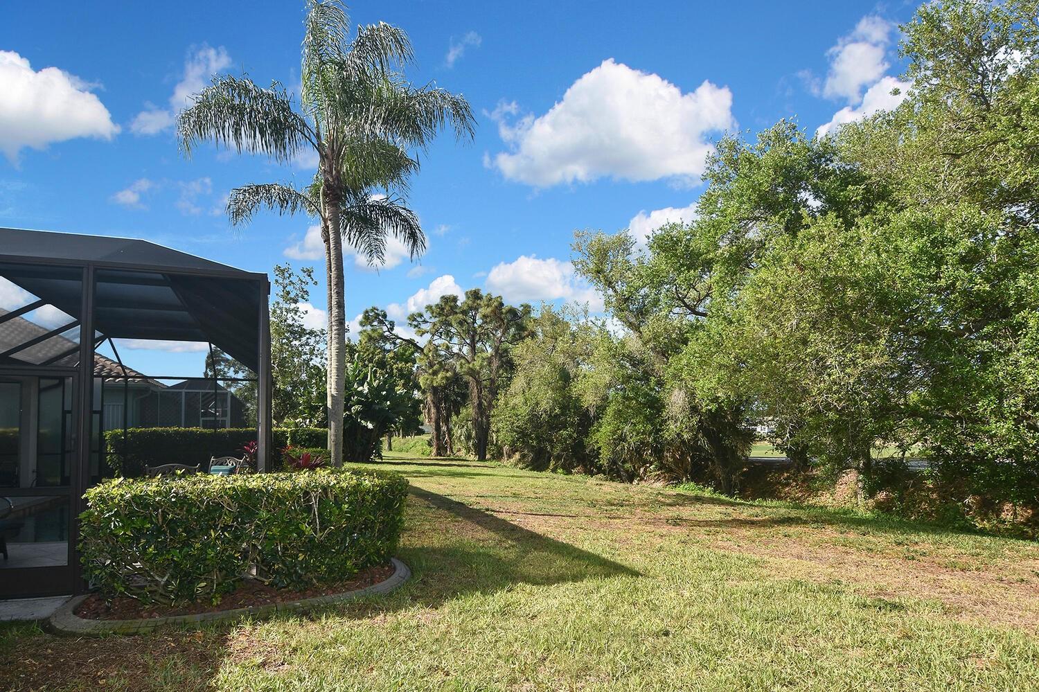 PELICAN POINTE GOLF & COUNTRY CLUB - Residential