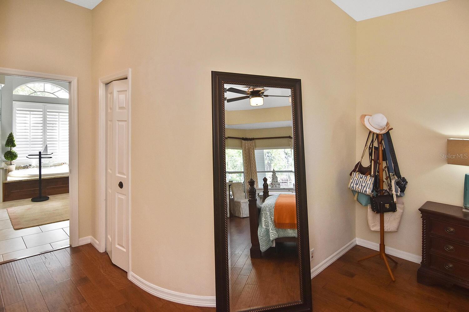 PELICAN POINTE GOLF & COUNTRY CLUB - Residential