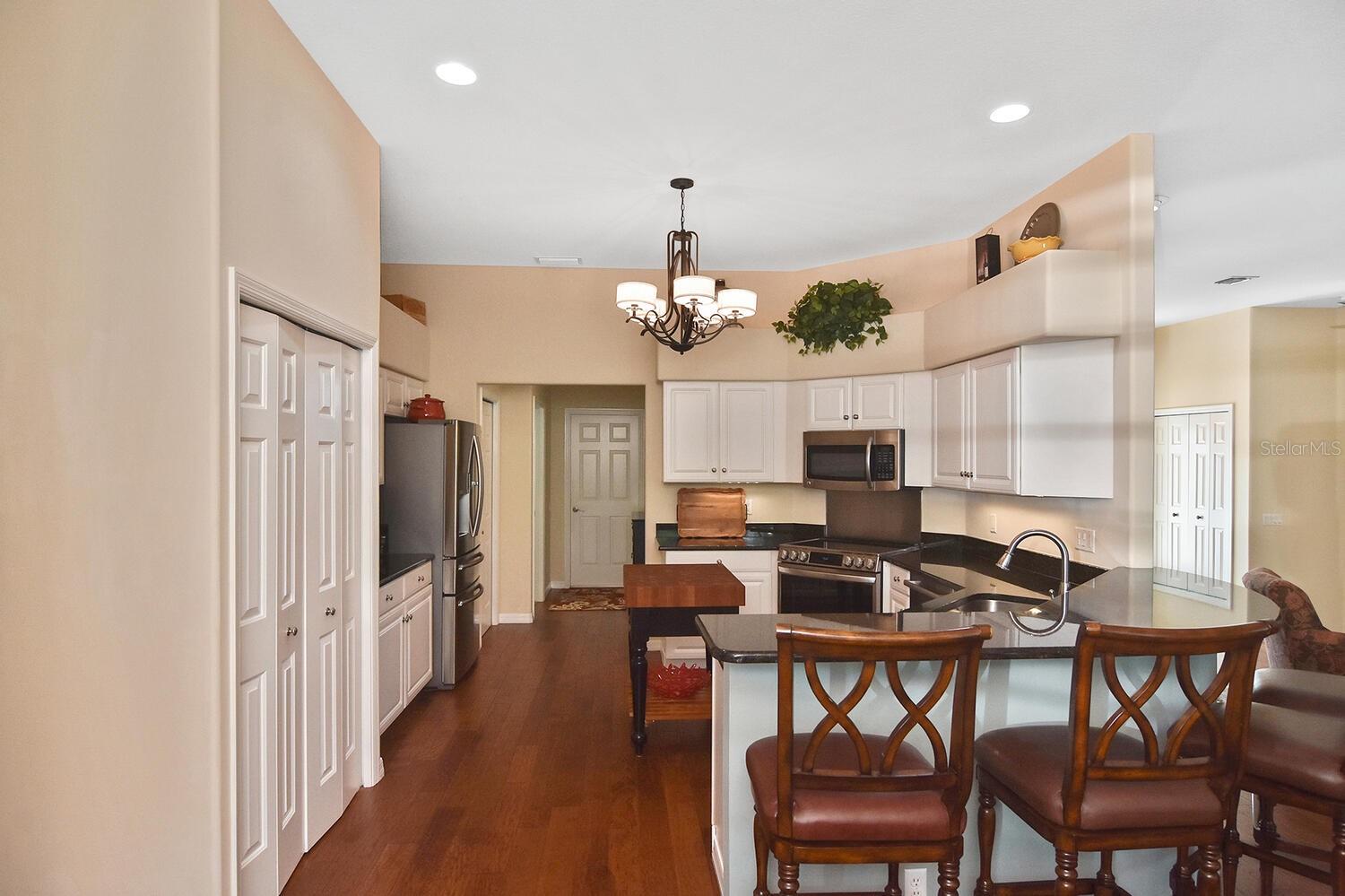 PELICAN POINTE GOLF & COUNTRY CLUB - Residential