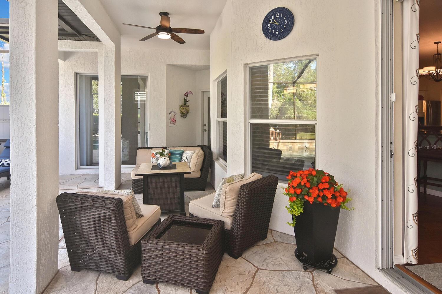 PELICAN POINTE GOLF & COUNTRY CLUB - Residential