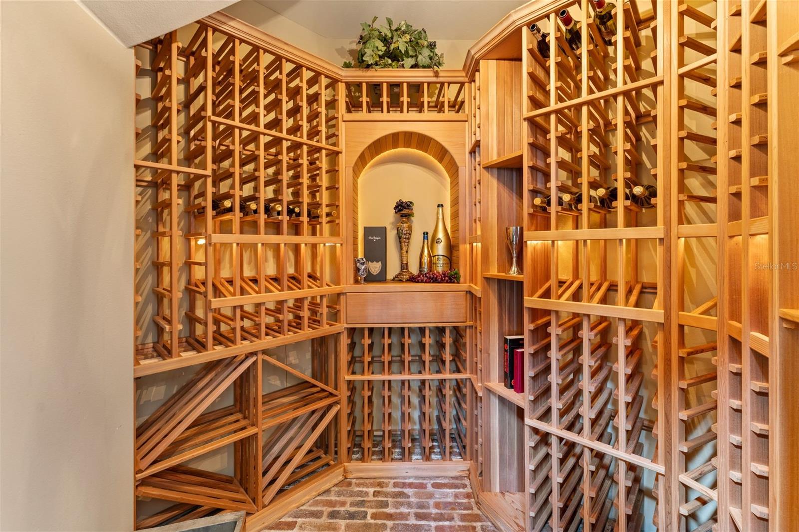 TAMPA PALMS 4A UNIT 1 1ST ADD - Residential