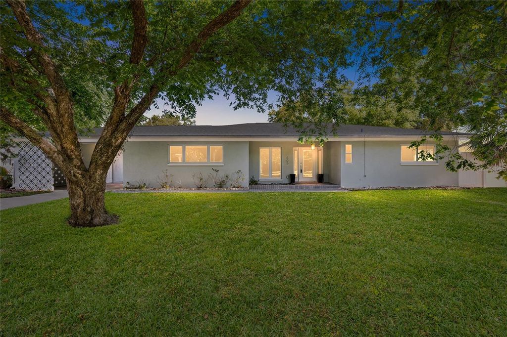 Photo of 505 W Alva Street, Tampa, FL 33603 (MLS # TB8491674)