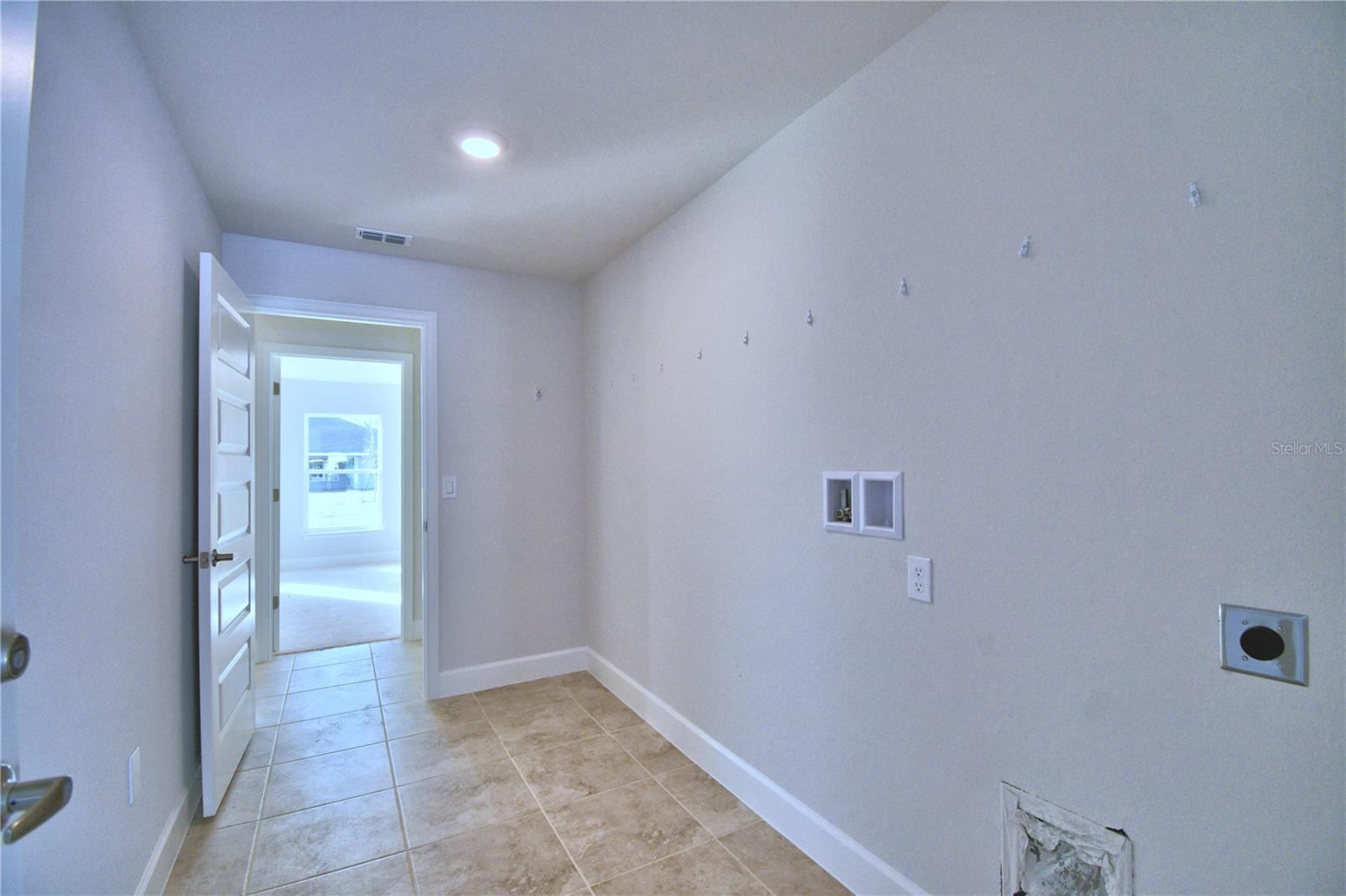 4062 TULLAMORE LANE