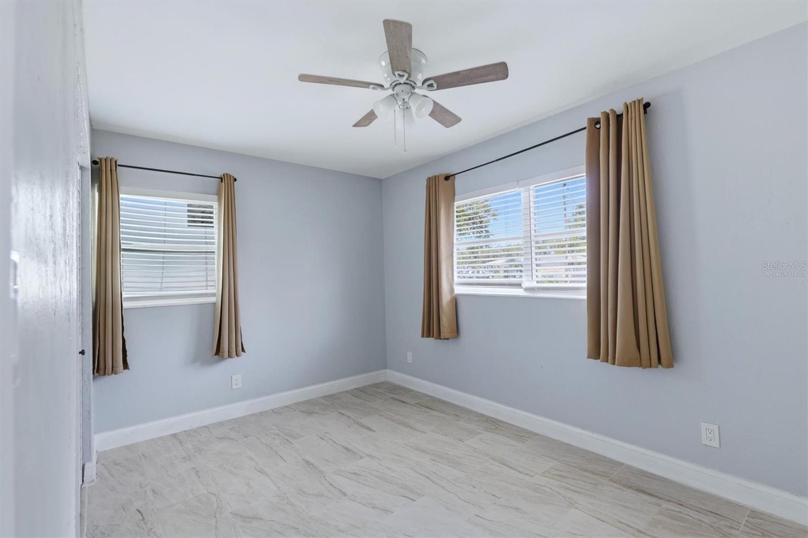 KENSINGTON PARK - Residential