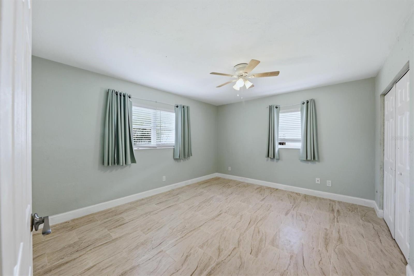 KENSINGTON PARK - Residential