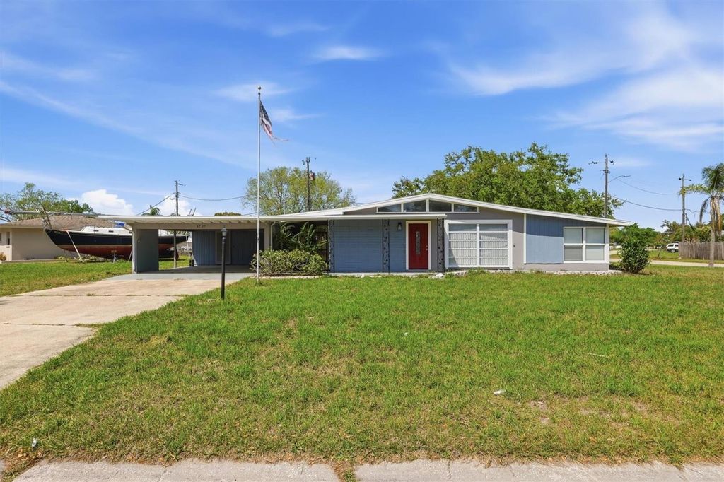 Photo of 3727 Dover Drive, Sarasota, FL 34235 (MLS # A4685598)