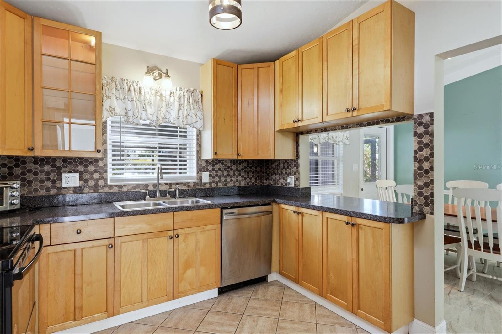 KENSINGTON PARK - Residential