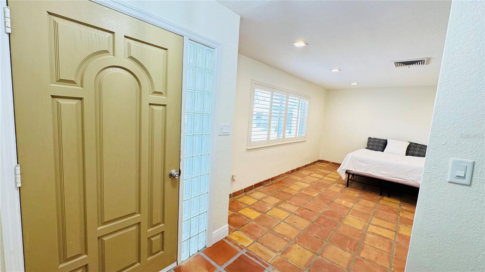 BLOSSOM LAKE VILLAGE SEC 4 - Residential Lease