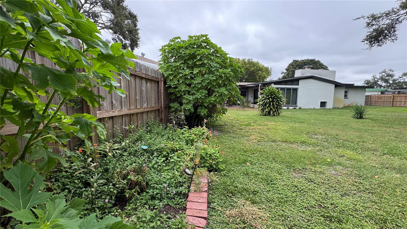 BLOSSOM LAKE VILLAGE SEC 4 - Residential Lease