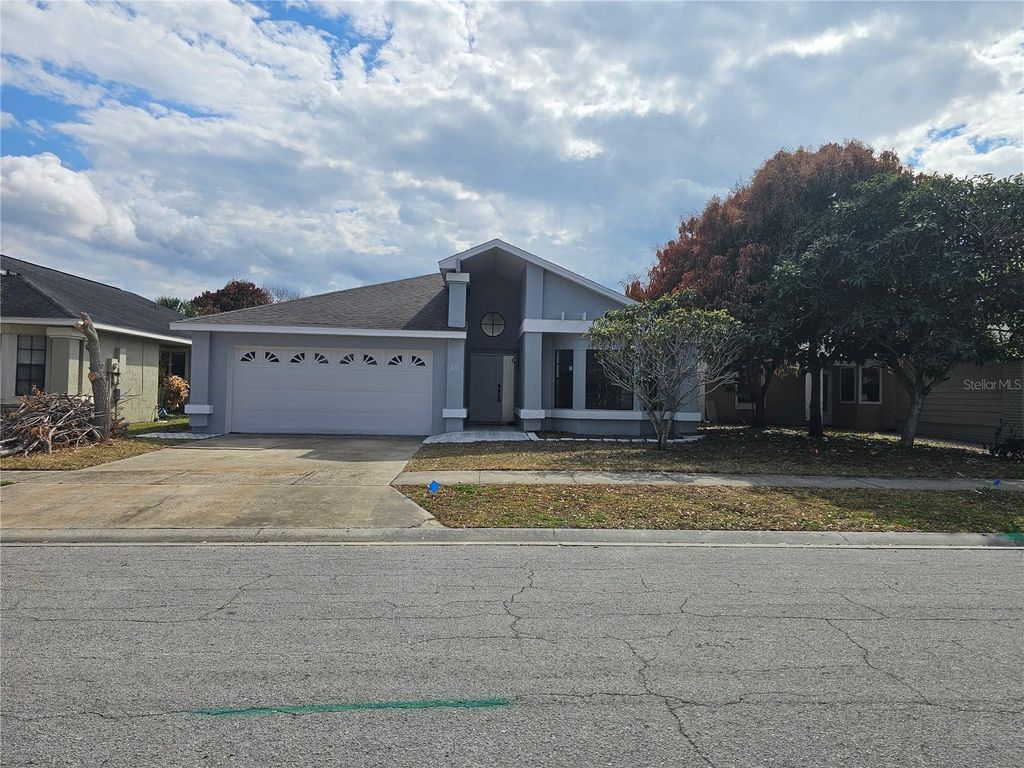 Photo of 826 Horseshoe Bay Drive, Kissimmee, FL 34741 (MLS # O6382770)