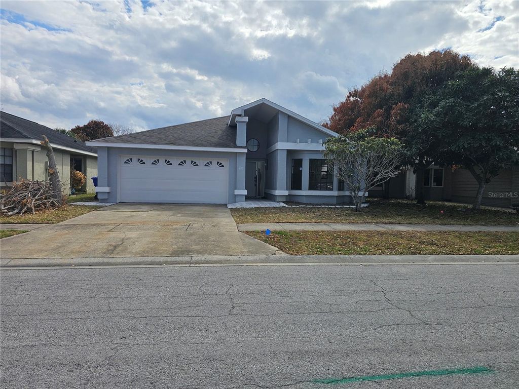 Photo of 826 Horseshoe Bay Drive, Kissimmee, FL 34741 (MLS # O6382770)