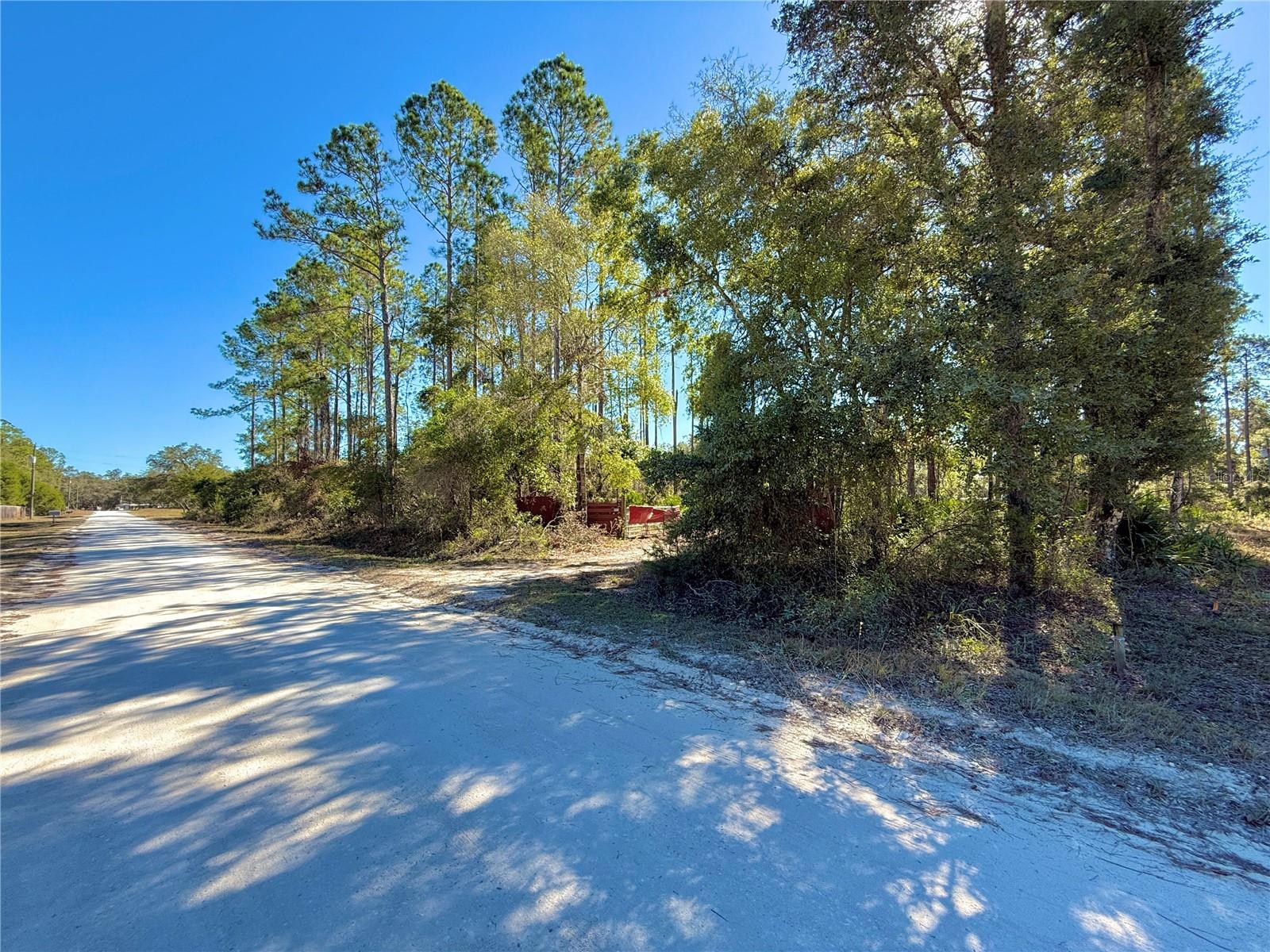 A & A ESTATES - Land