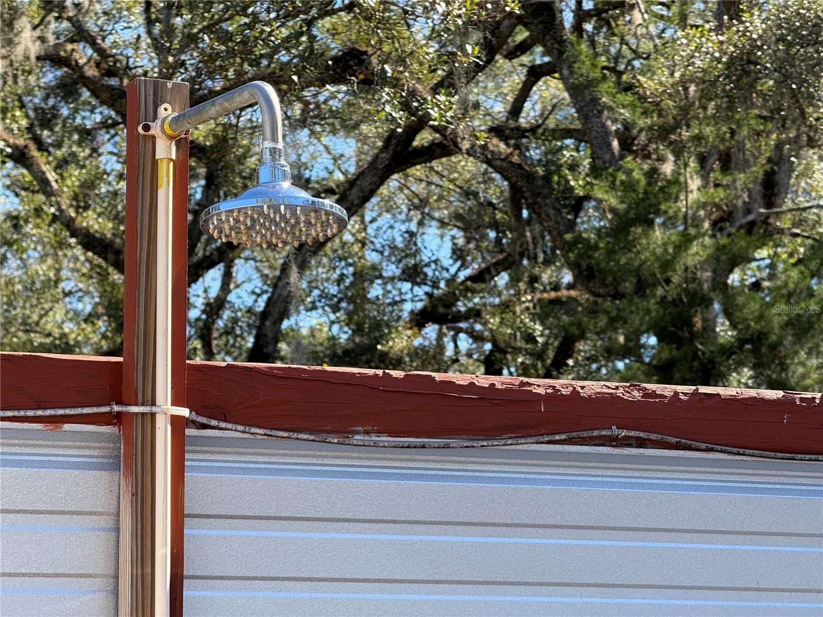 A & A ESTATES - Land