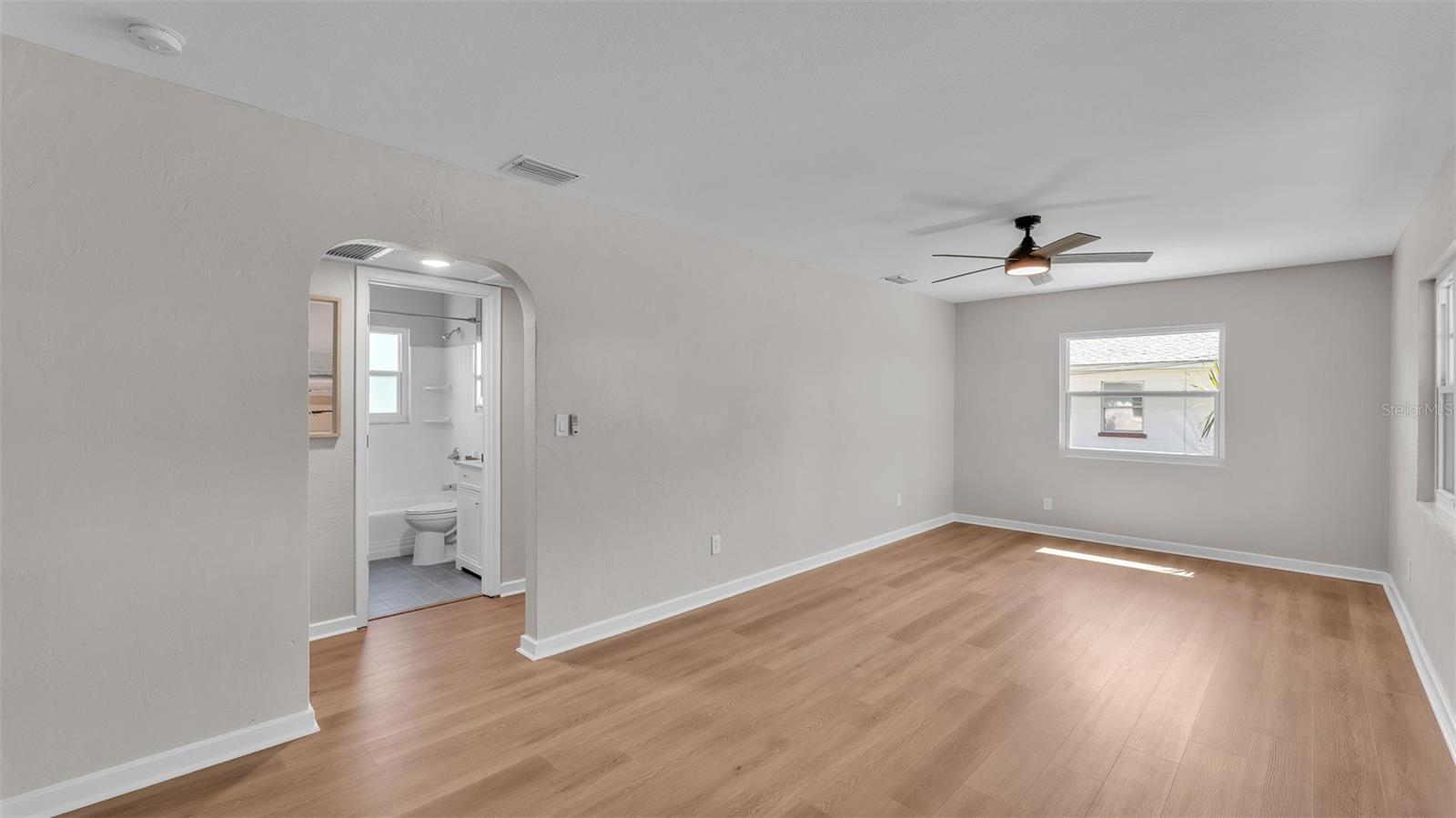 405 W HUNTER STREET