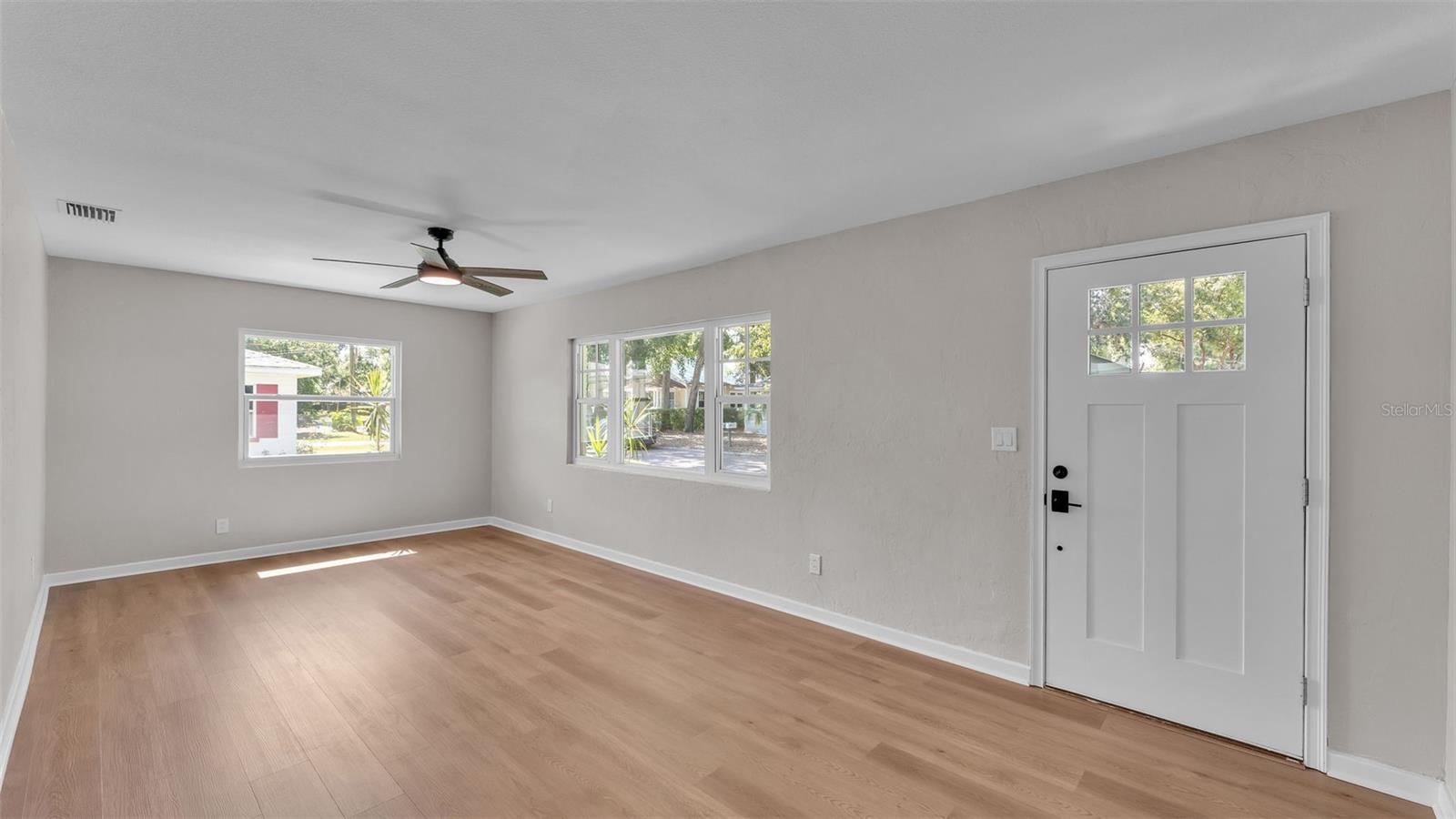 405 W HUNTER STREET