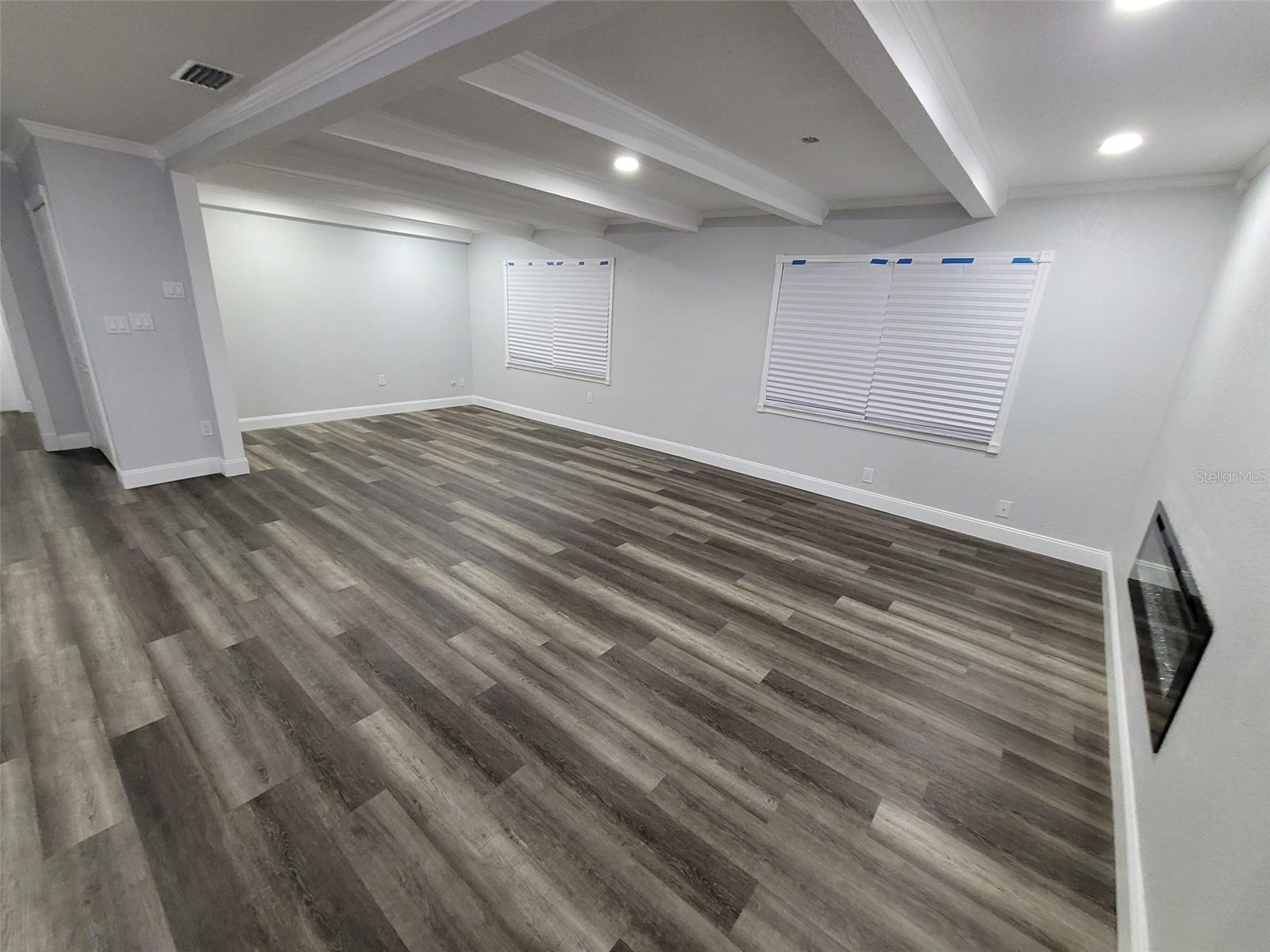 OAKREST - Residential