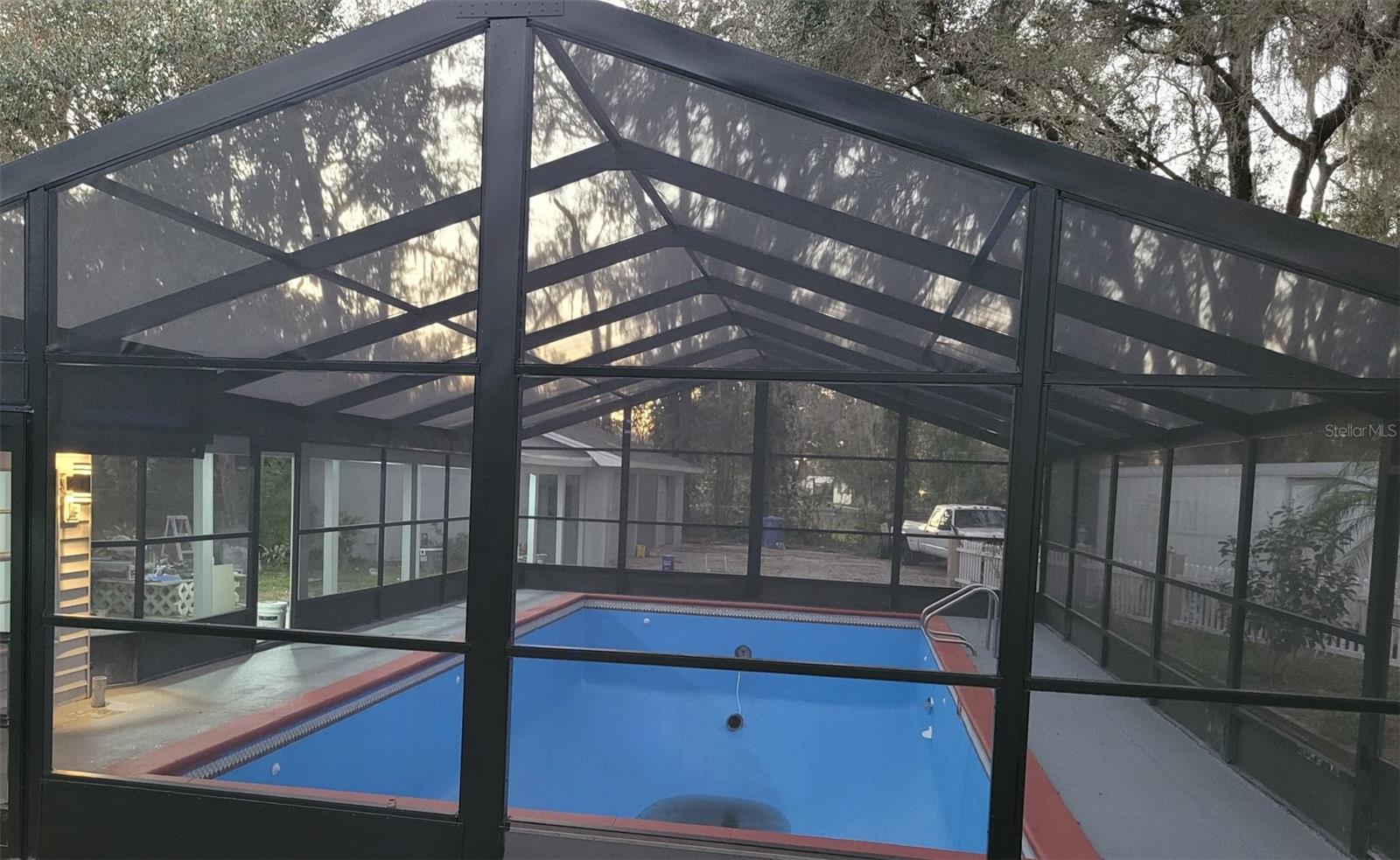 OAKREST - Residential