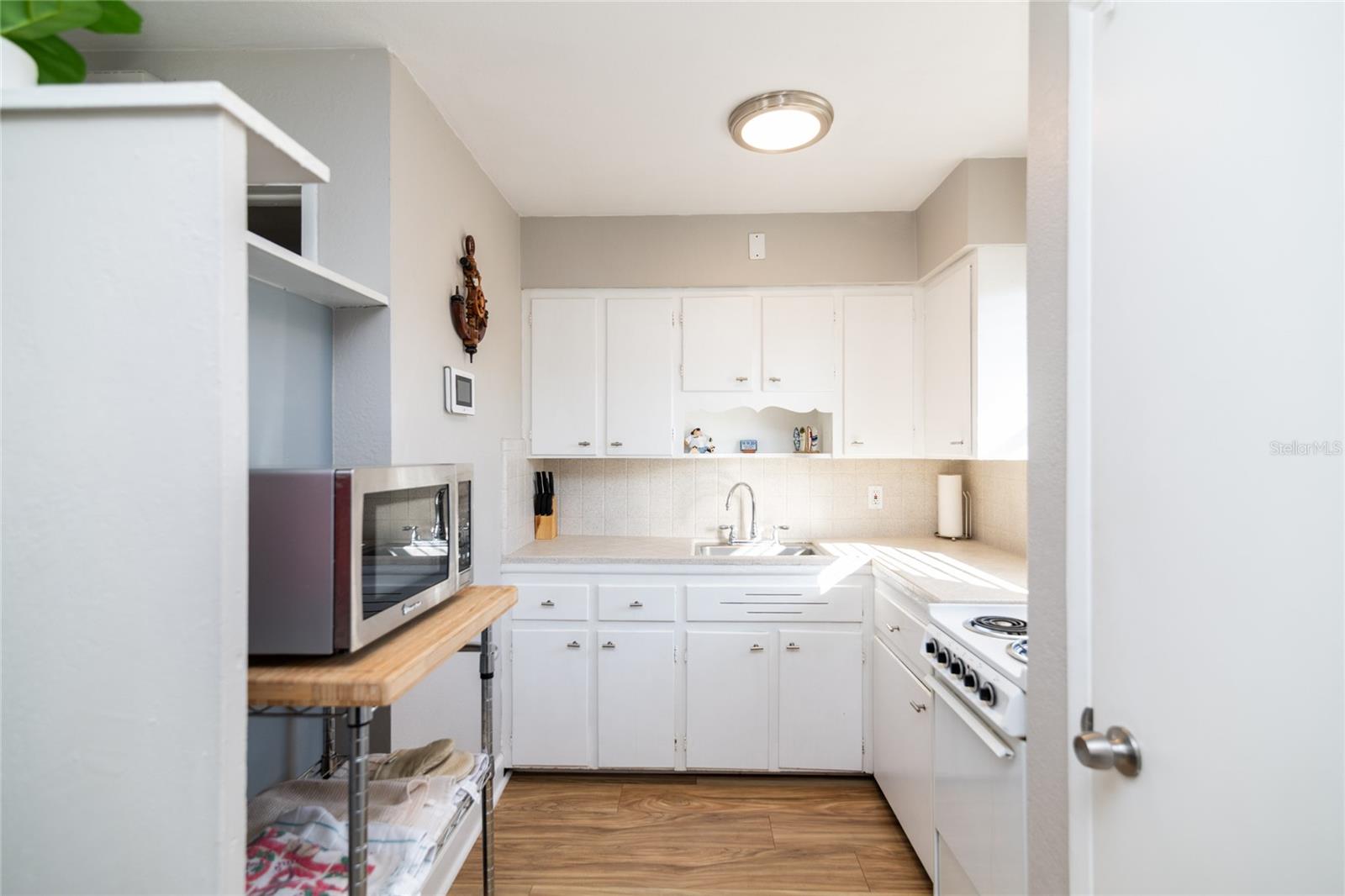 CRESTMONT - Residential Lease