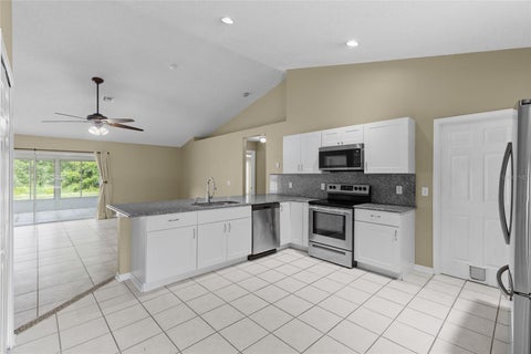 Tiny photo for 148 Country Lakes Circle, Groveland, FL 34736 (MLS # G5114551)