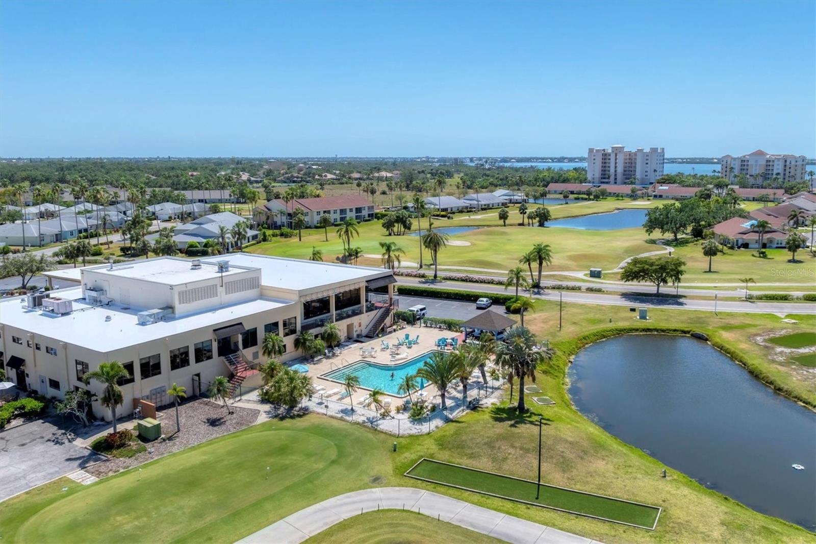 BAY CLUB PH II - Residential