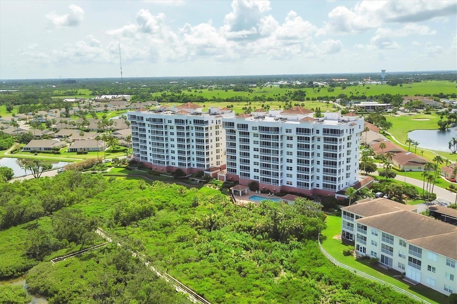 BAY CLUB PH II - Residential