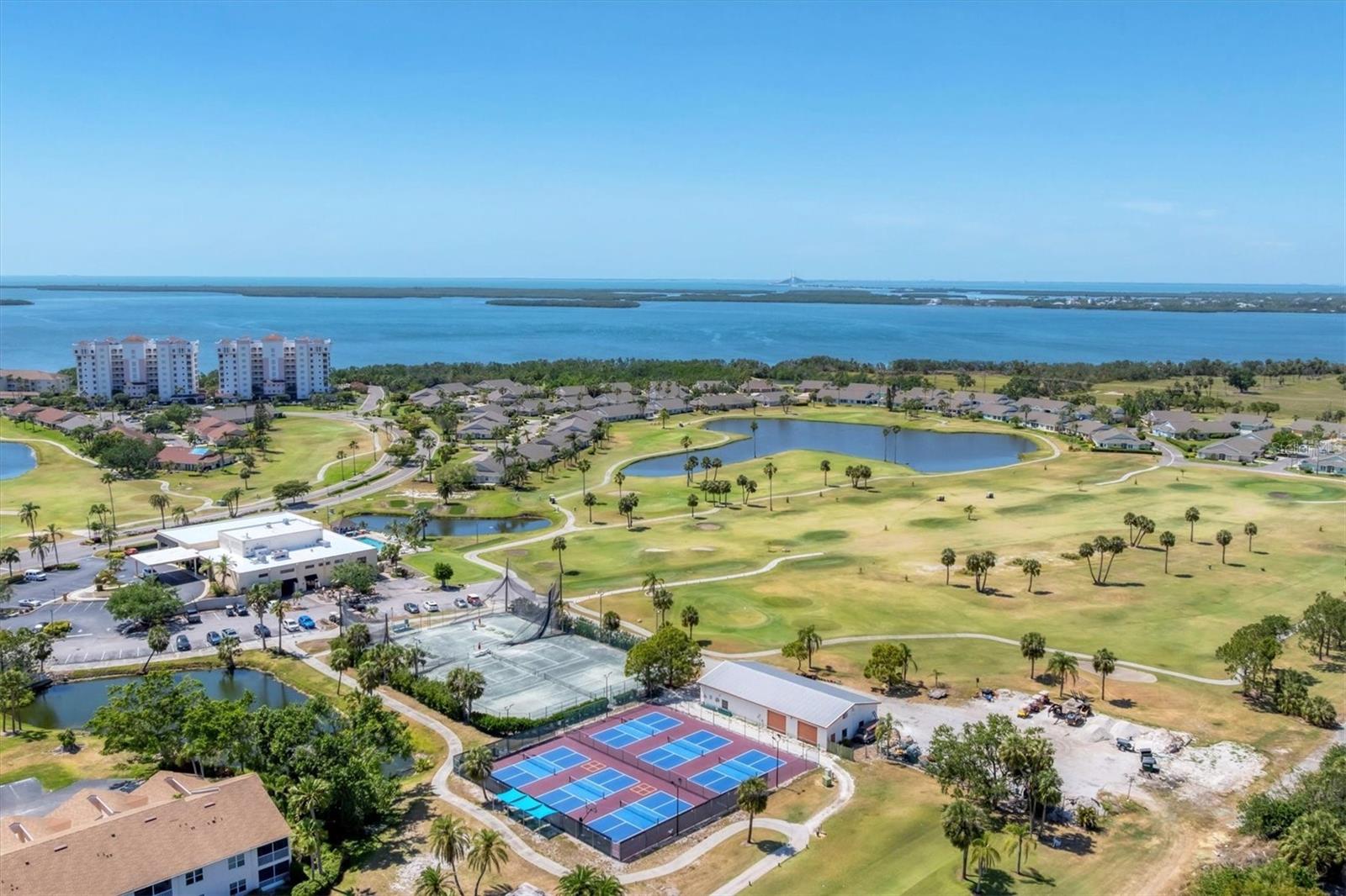 BAY CLUB PH II - Residential