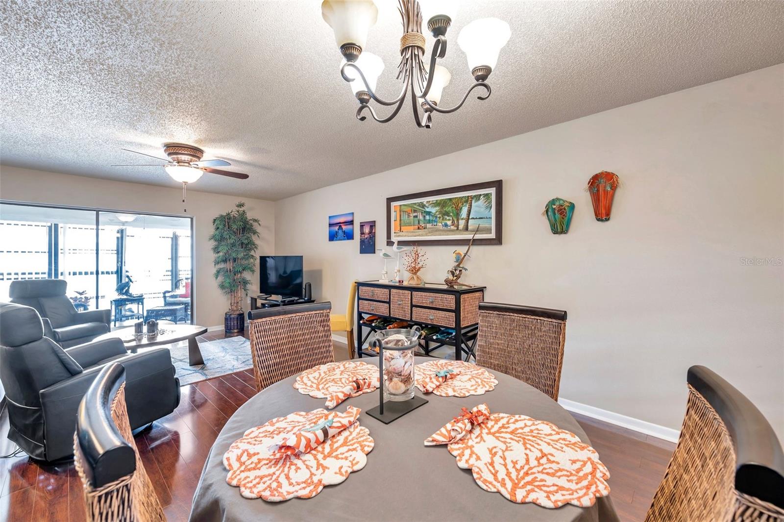 LANDINGS CONDO THE - Residential