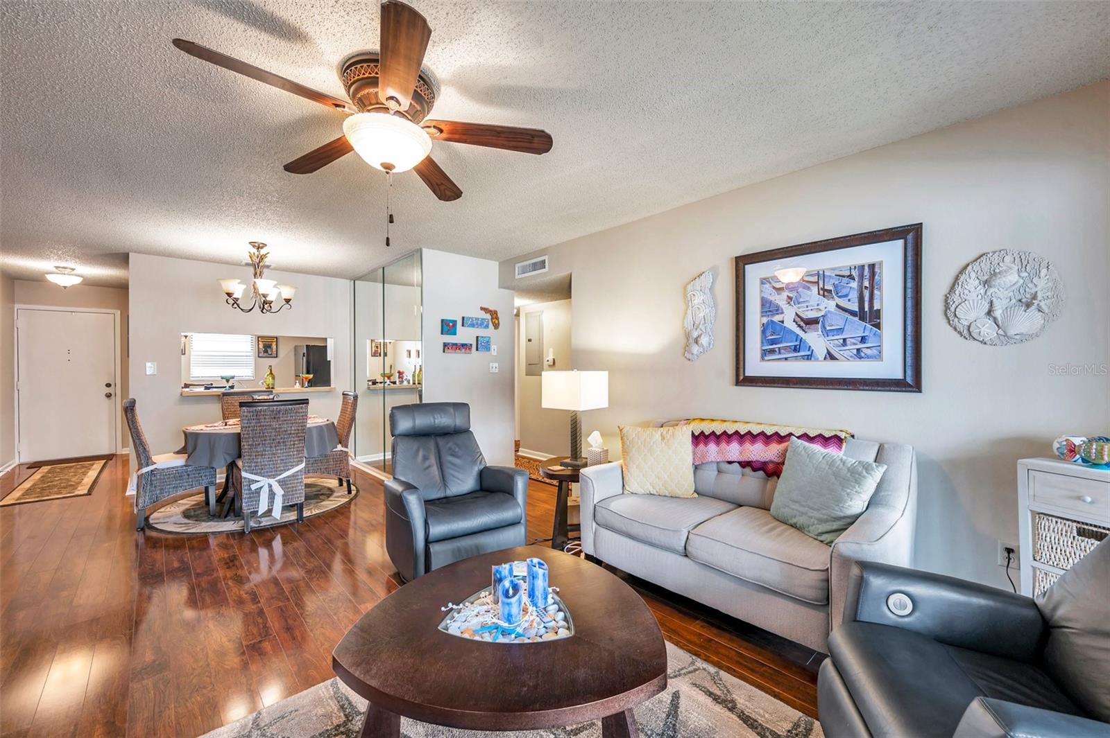 LANDINGS CONDO THE - Residential