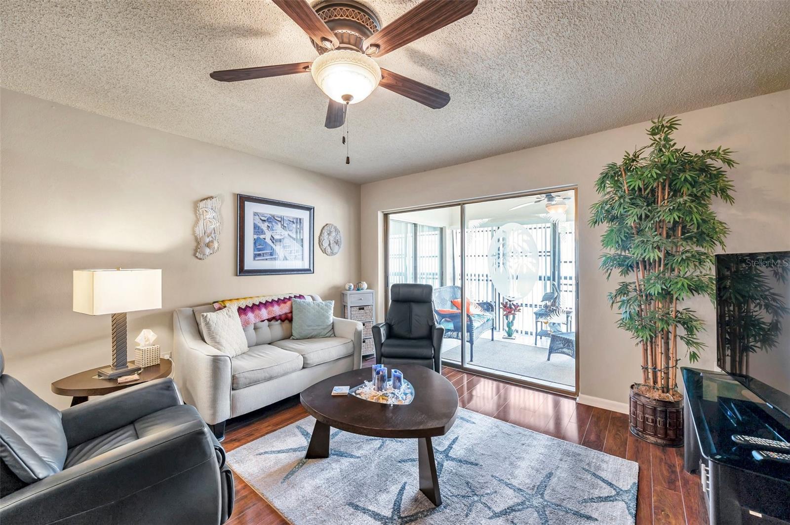 LANDINGS CONDO THE - Residential