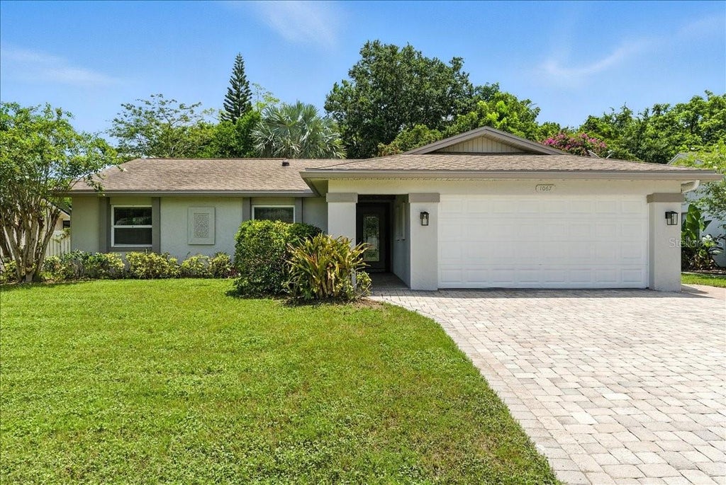 Photo of 1067 Chokecherry Drive, Winter Springs, FL 32708 (MLS # O6440341)