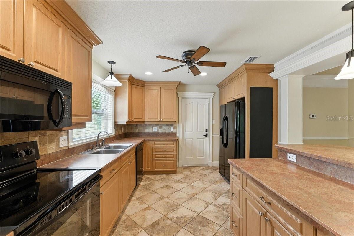 1067 CHOKECHERRY DRIVE