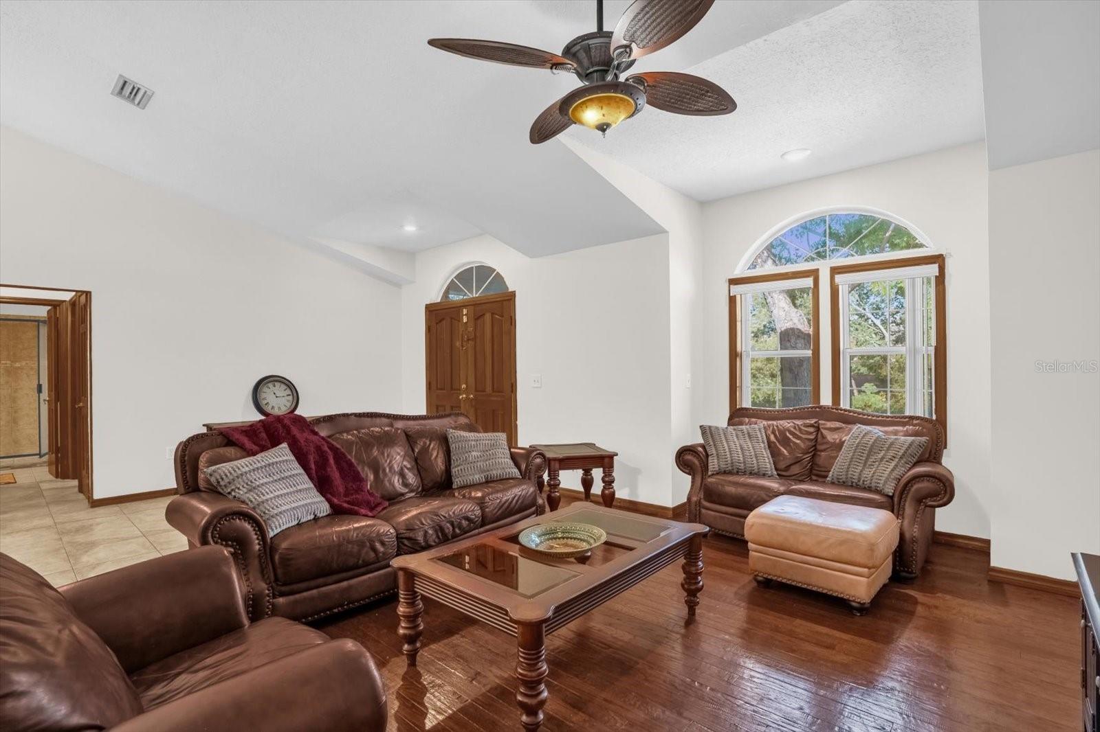 VALENCIA TERRACE - Residential