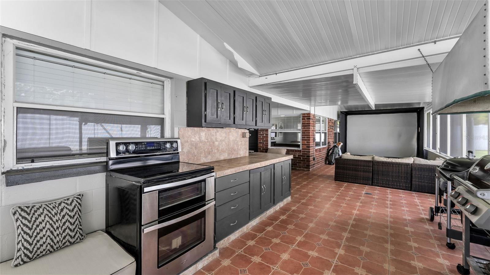 SUNSHINE ACRES - Residential