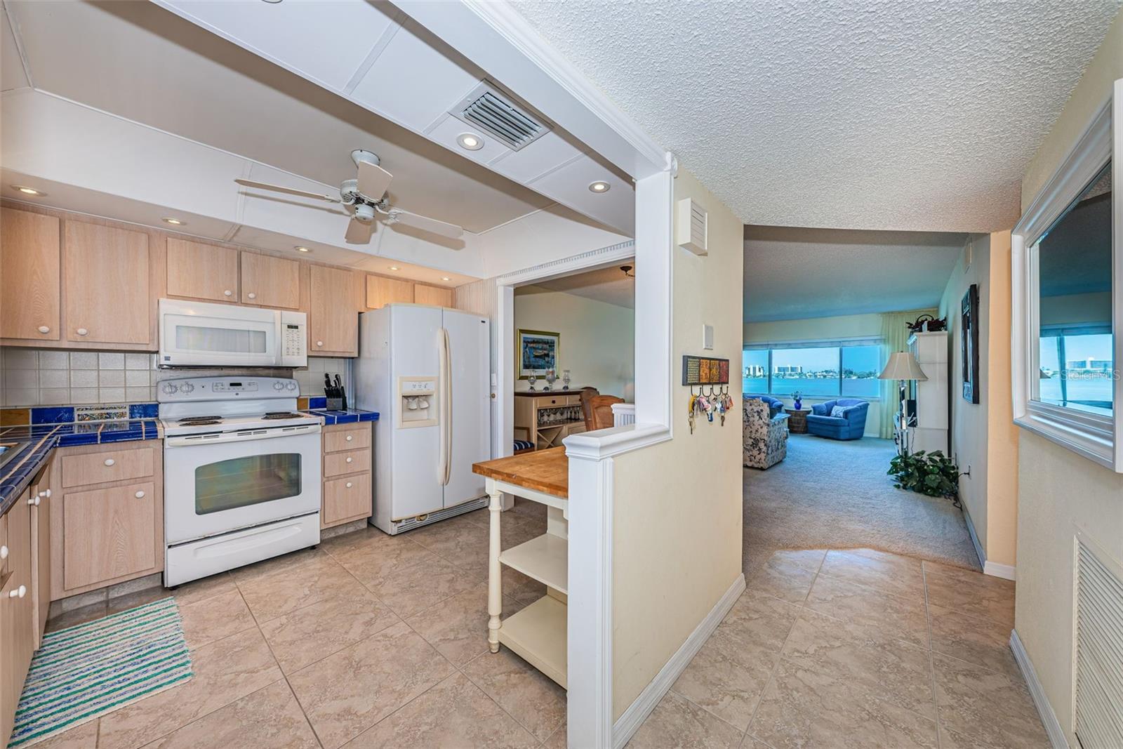 LEXINGTON TOWERS CONDO - Residential