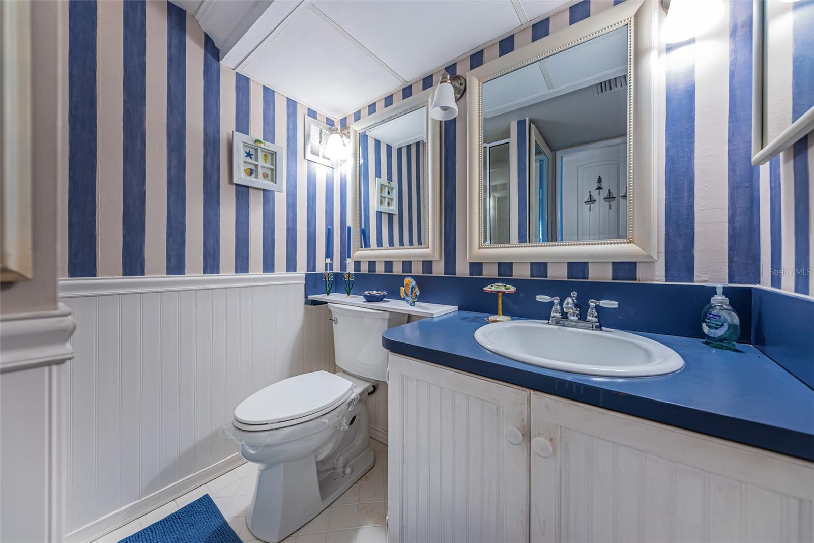 LEXINGTON TOWERS CONDO - Residential