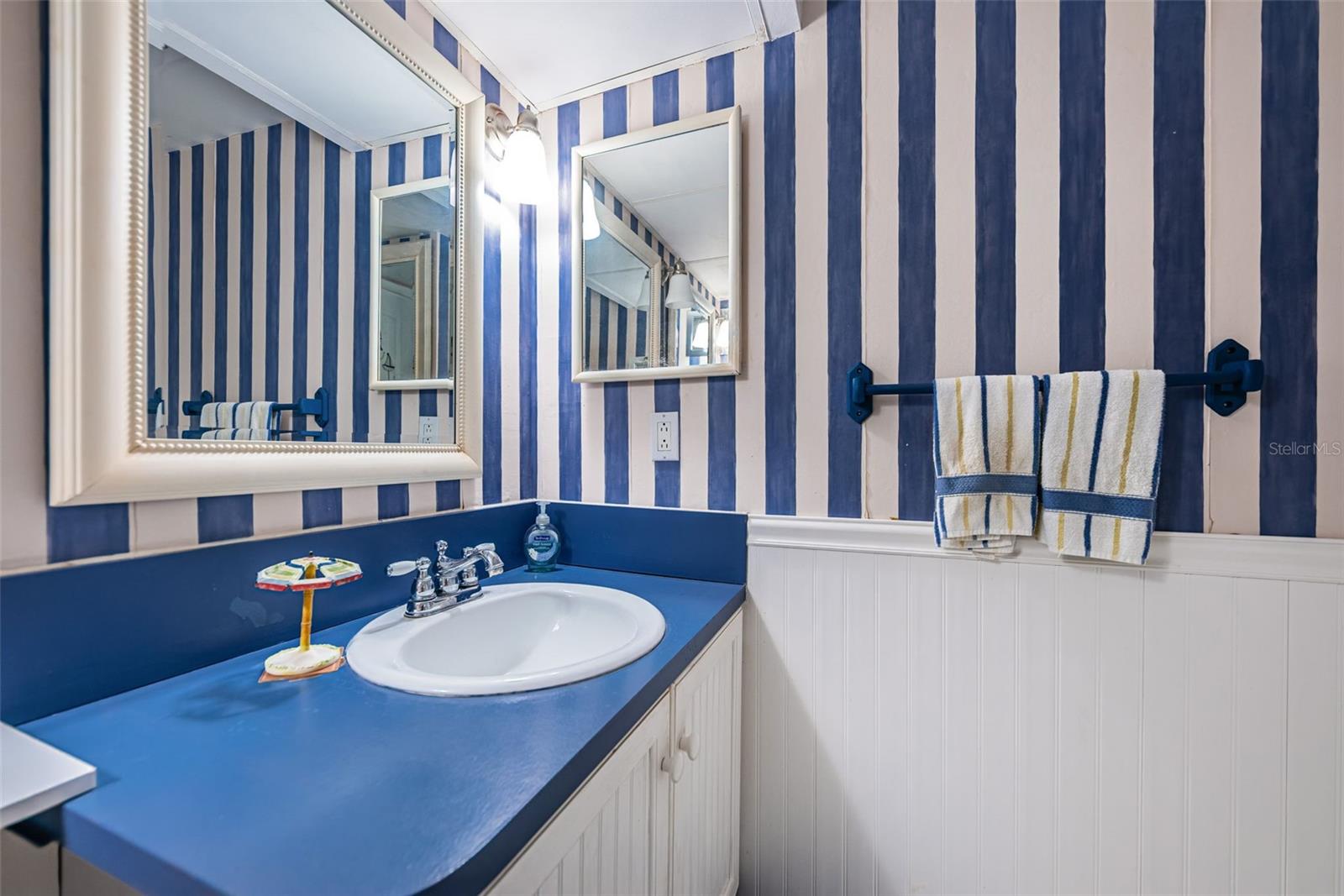 LEXINGTON TOWERS CONDO - Residential