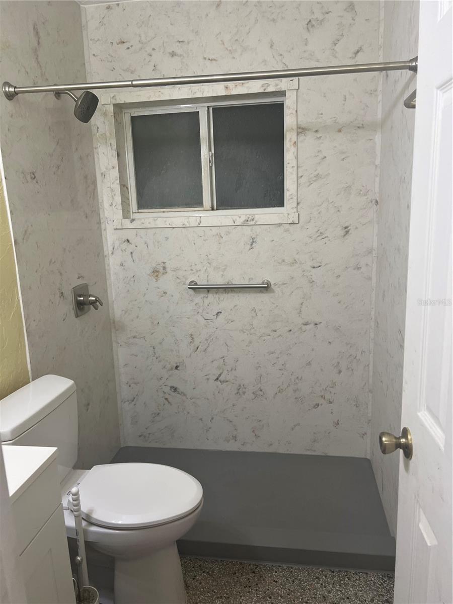 GREEN ACRES - Residential Lease