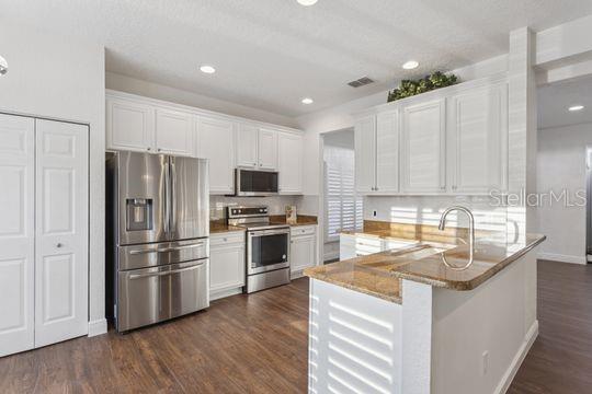 VILLAGES/PARKWOOD - Residential