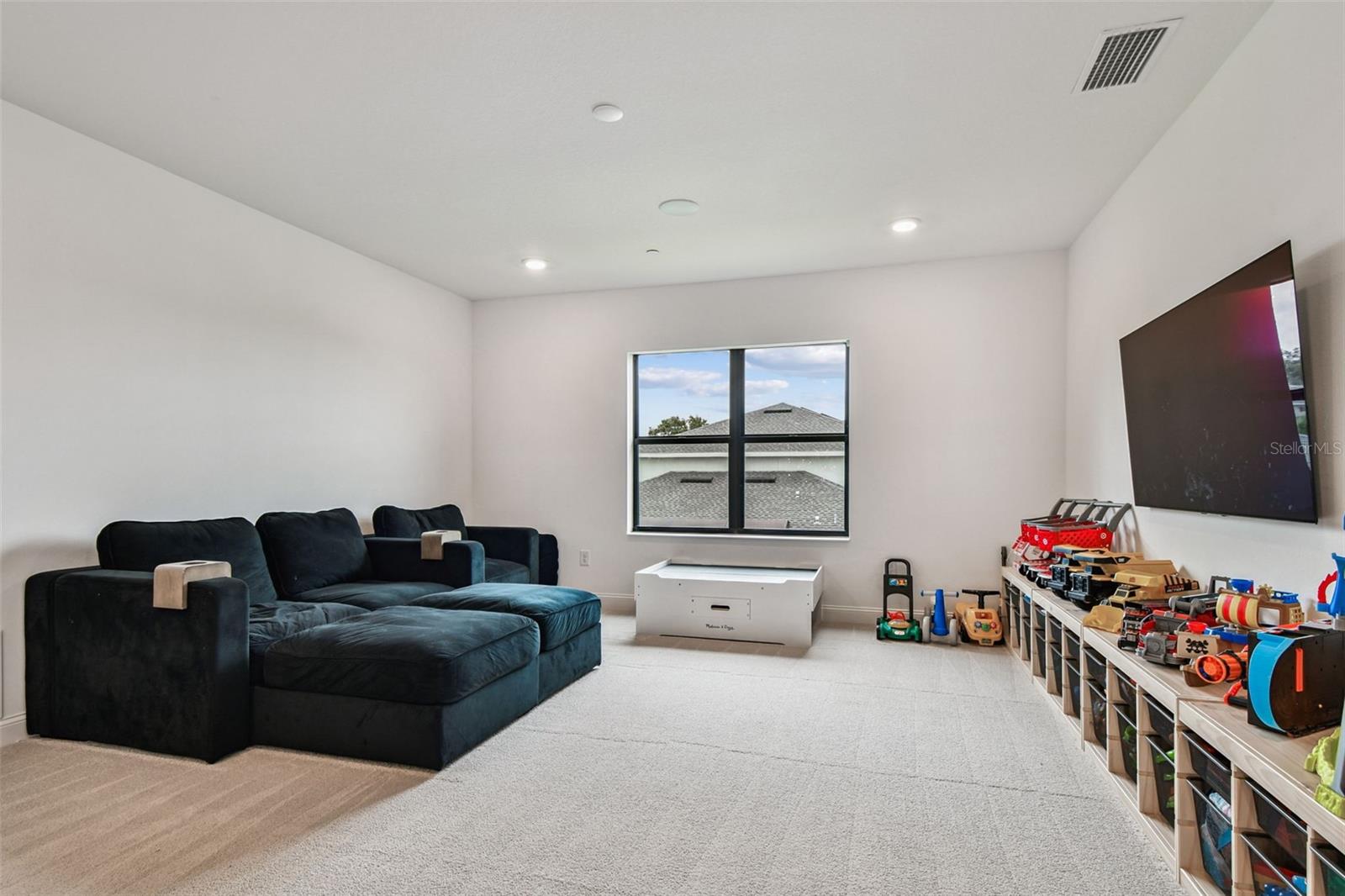 LIVINGSTON GROVE - Residential