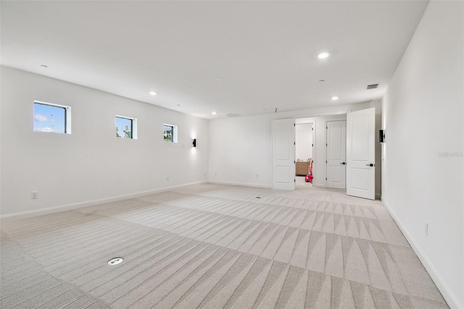 LIVINGSTON GROVE - Residential