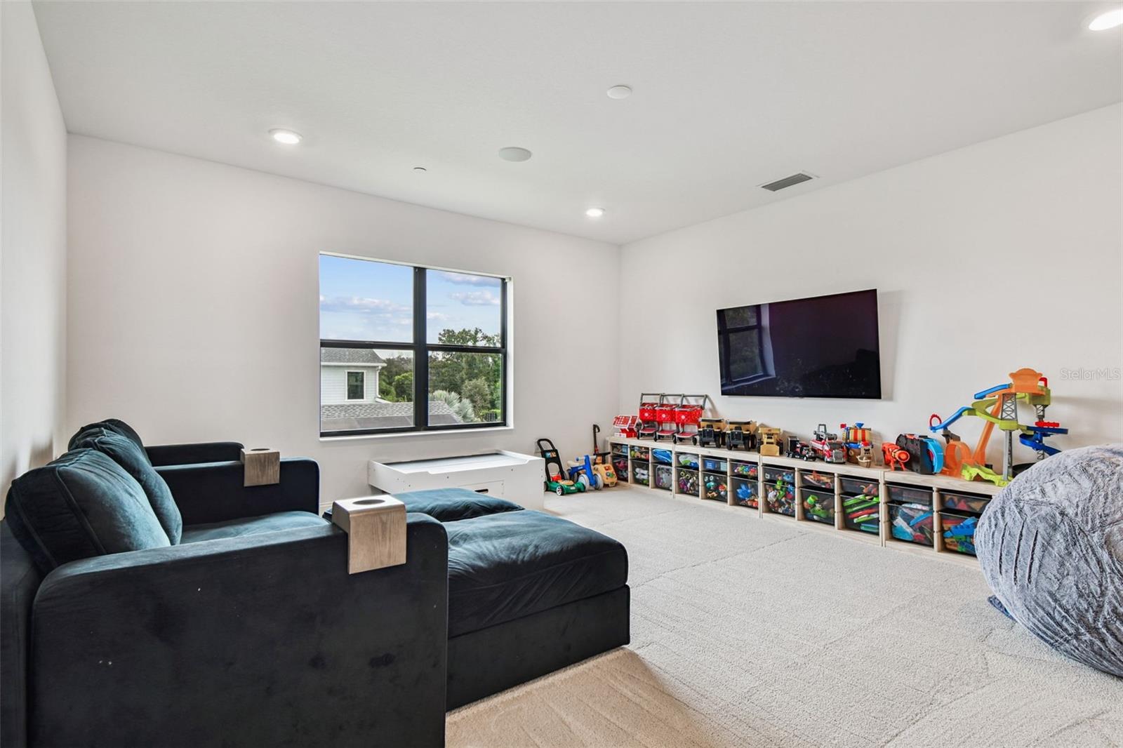 LIVINGSTON GROVE - Residential