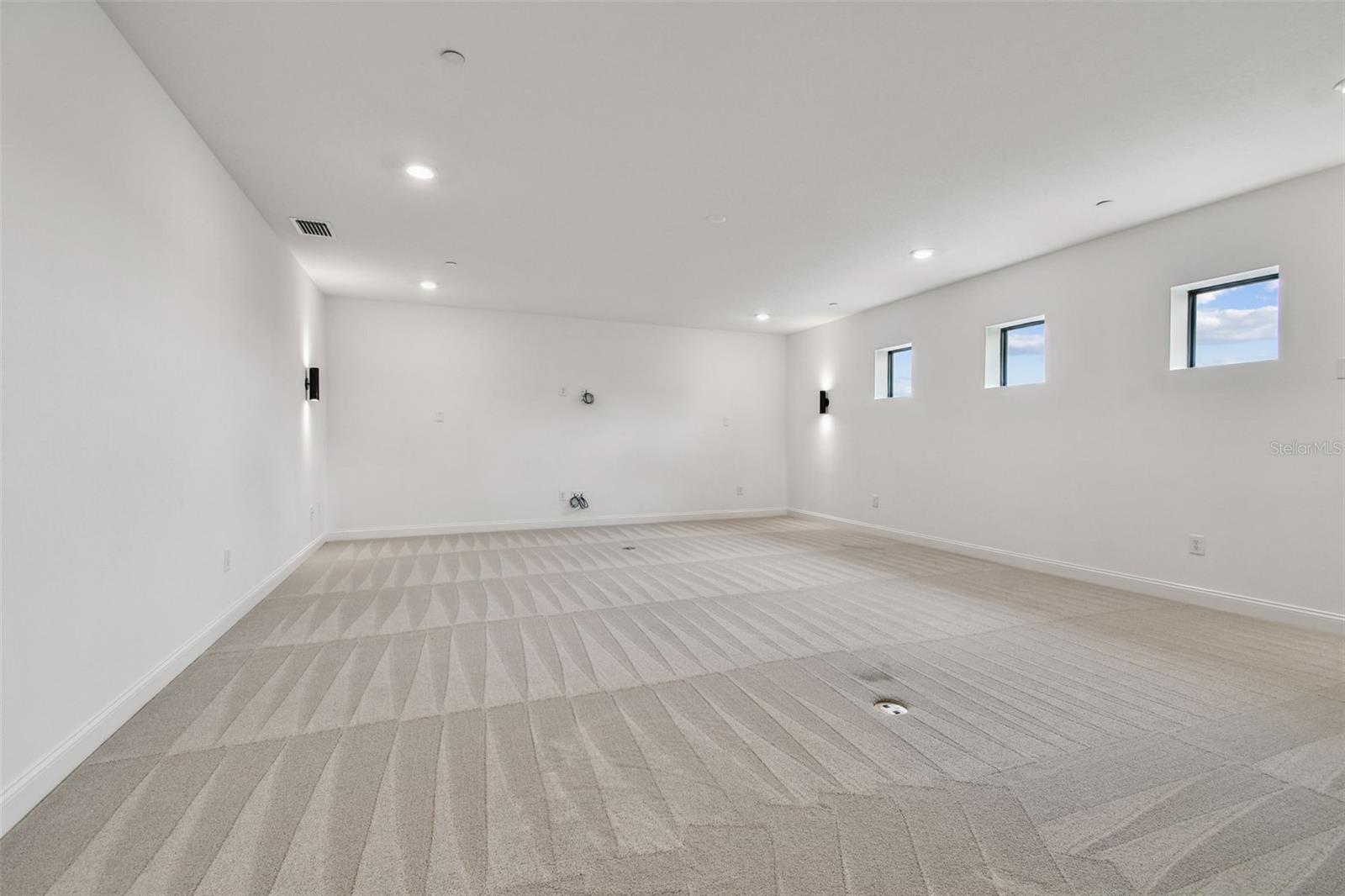 LIVINGSTON GROVE - Residential