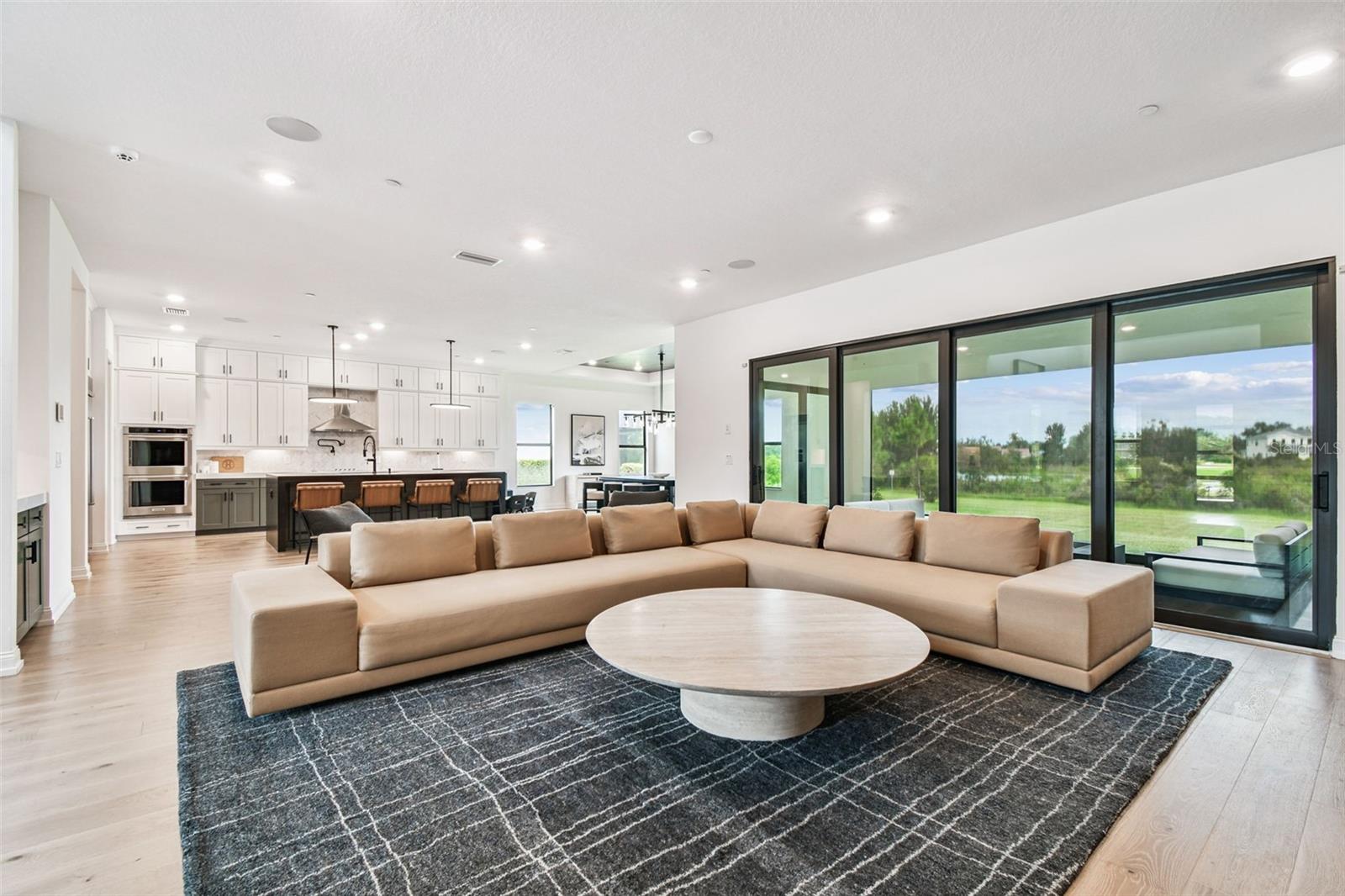 LIVINGSTON GROVE - Residential
