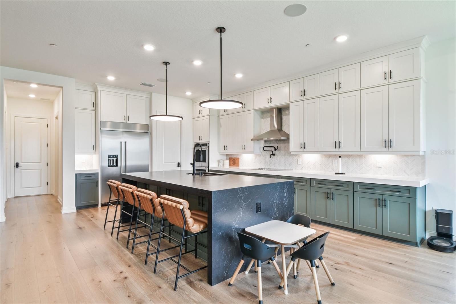LIVINGSTON GROVE - Residential