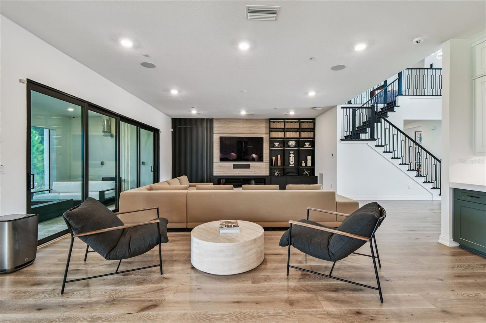 LIVINGSTON GROVE - Residential