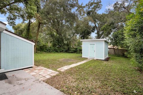 A home in DELAND