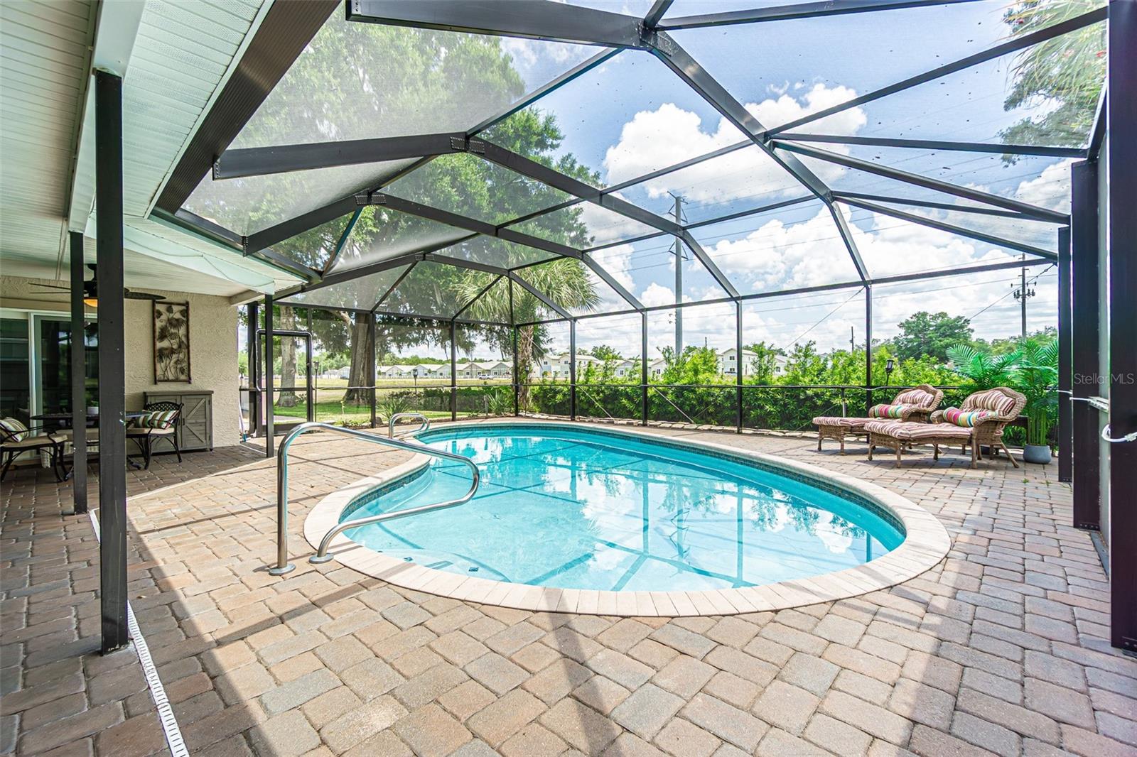 SILVER OAKS - Residential